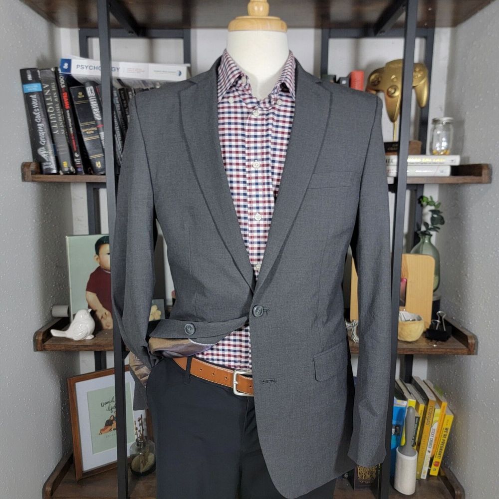 Men's Gray Single-Breasted Blazer - Classic Tailored Fit
